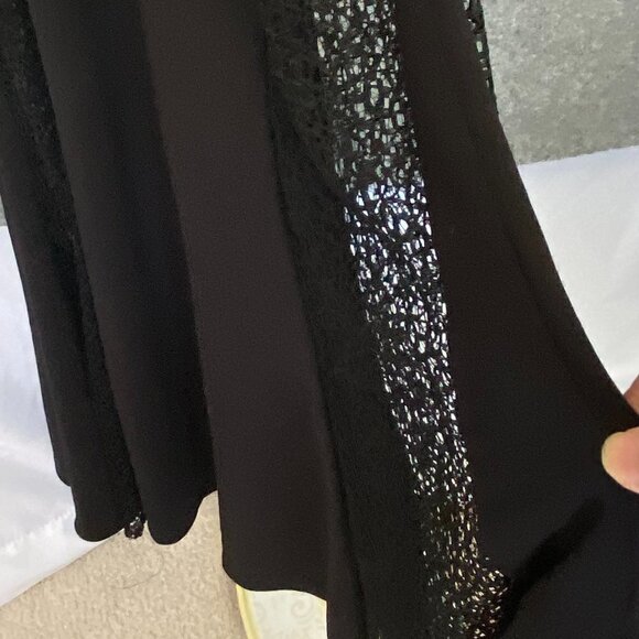 31.  Aqua Black Long Mermaid Shape Gown with Lace Design Size 6 - Picture 7 of 7